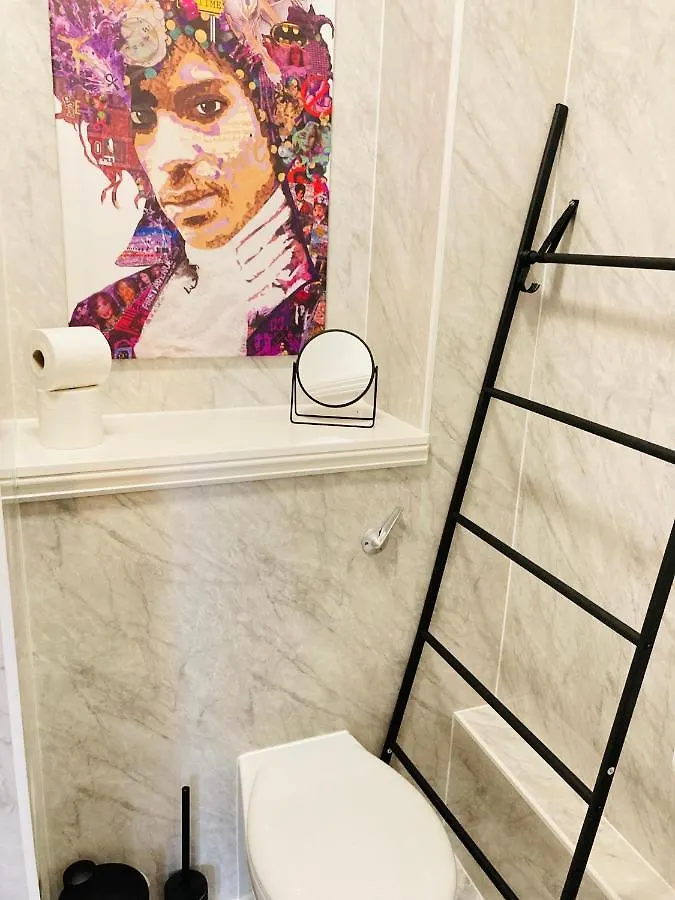 Funky Unique 2-Bedroom Apartment With Parking Brighton United Kingdom