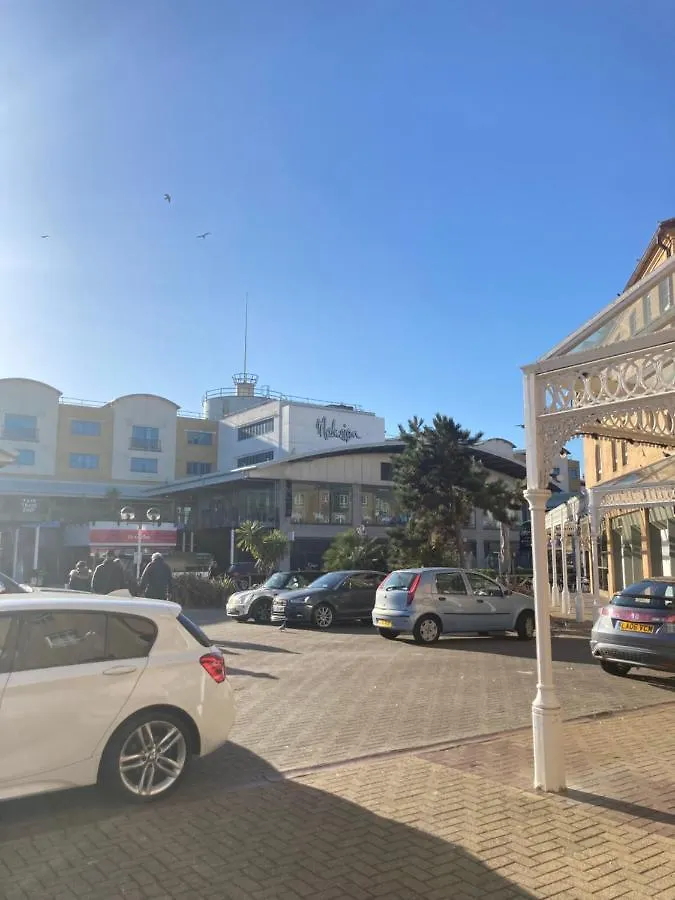 Funky Unique 2-Bedroom Apartment With Parking Brighton United Kingdom