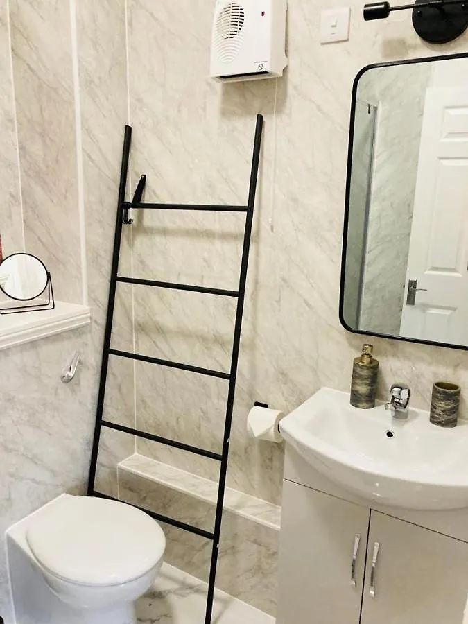 Funky Unique 2-Bedroom Apartment With Parking Brighton United Kingdom
