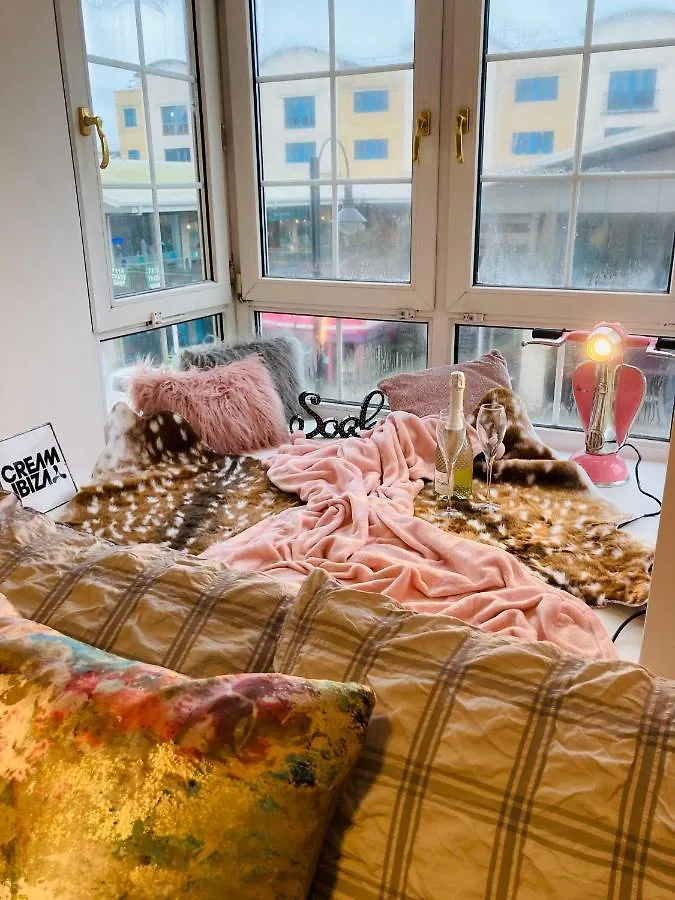 Funky Unique 2-Bedroom Apartment With Parking Brighton United Kingdom